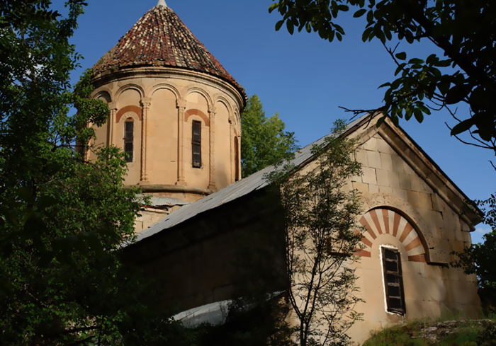 აქ ყველაზე მეტად გრძნობ, რა მწარეა, შენივე ქვეყანაში სტუმარი გერქვას KARIBCHE